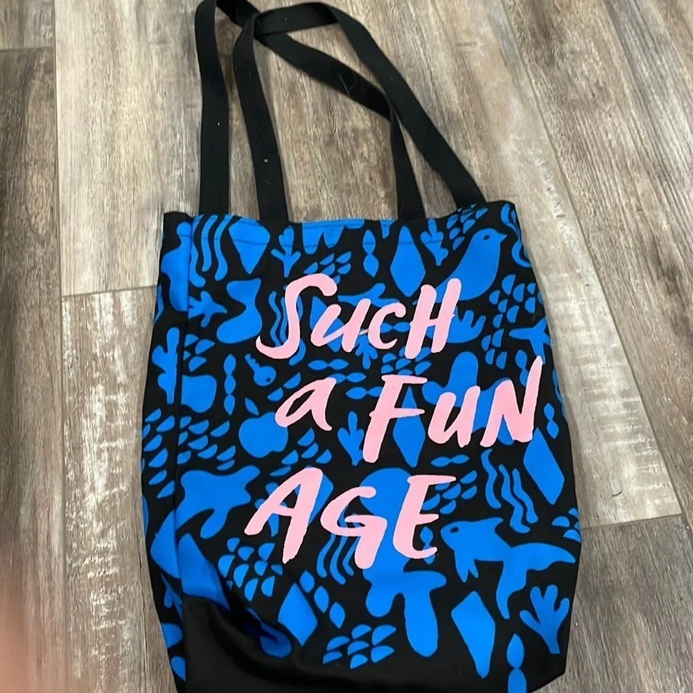 Such a Fun Age book lovers collector set includes hardcover book and canvas tote